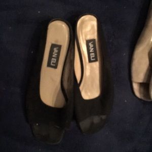 Vaneli suede flats with no backs